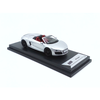 Audi R8 V10 Spyder silver - skala 1:64 - Shadow